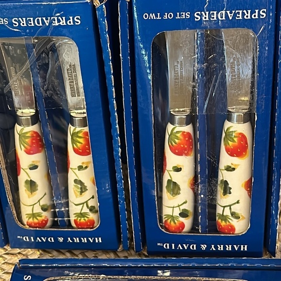 Vintage New Set of 6 Harry & David Strawberry Butter Cheese Ceramic Spreaders - Picture 2 of 5